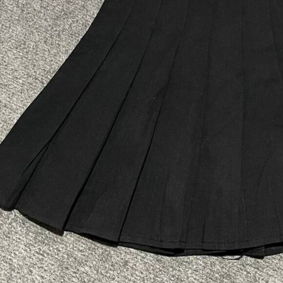 Black Pleated Mini Skirt - Picture 3 of 3